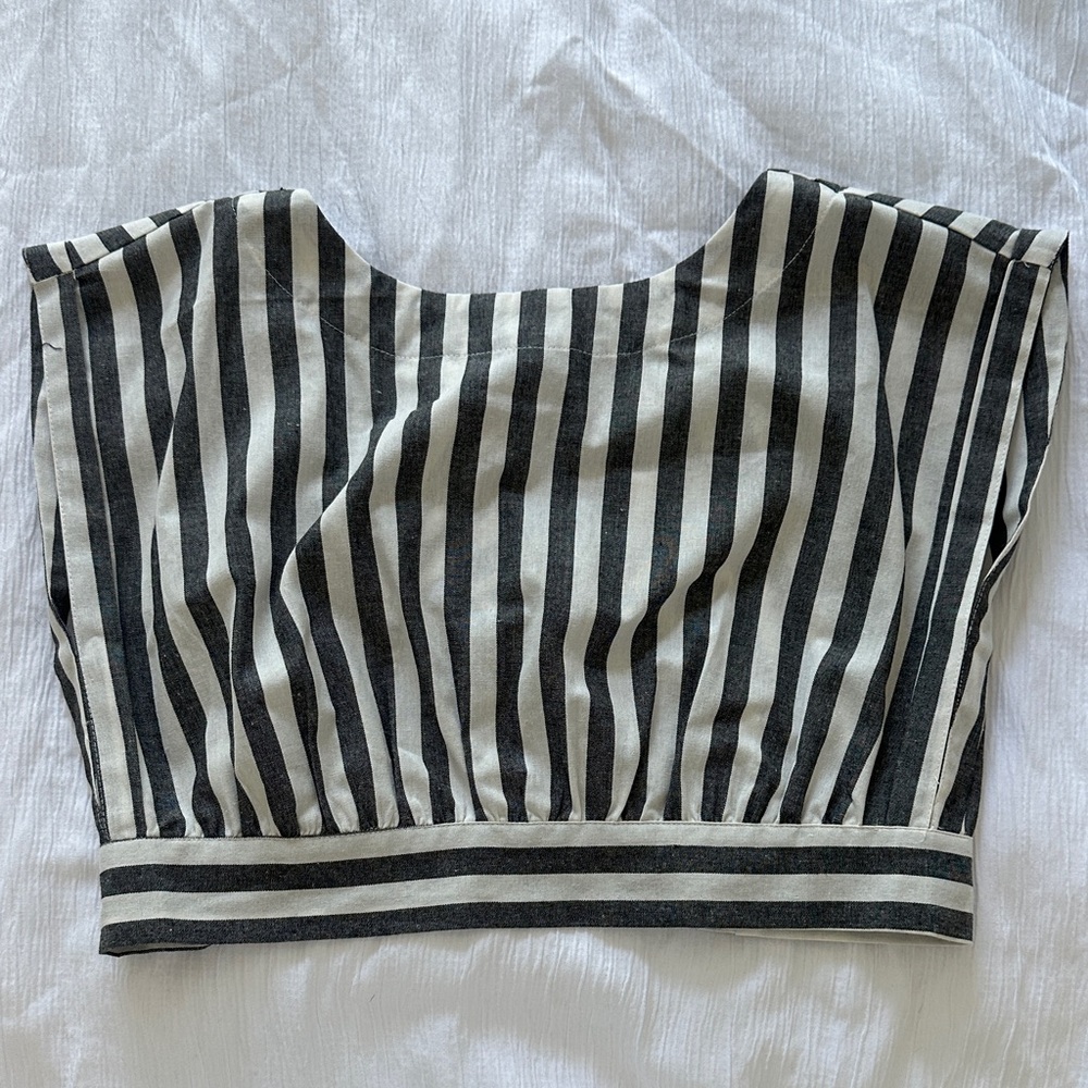 Chic Striped Black and White Crop Top